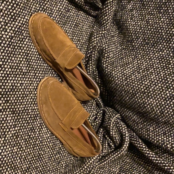 Brown suede loafers size 8 fits like size 9 - Picture 3 of 4